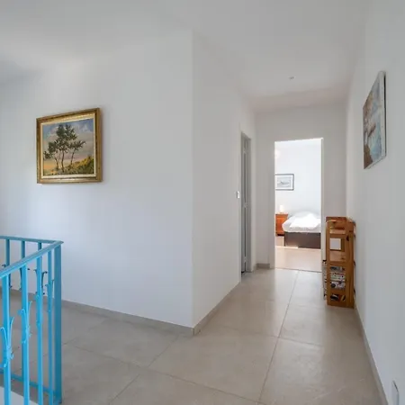 Villa Calm Family House With Swimming Pool *