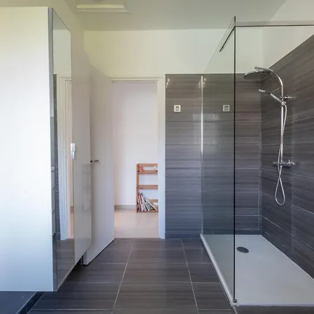 Βίλα Calm Family House With Swimming Pool *