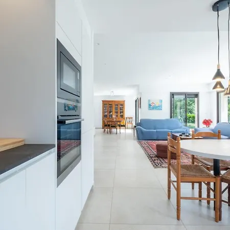 ヴィラ Calm Family House With Swimming Pool *