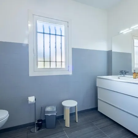 Calm Family House With Swimming Pool * アンティーブ