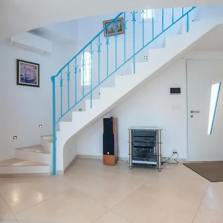 Calm Family House With Swimming Pool * 앙티브