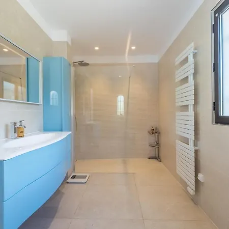 Calm Family House With Swimming Pool * アンティーブ
